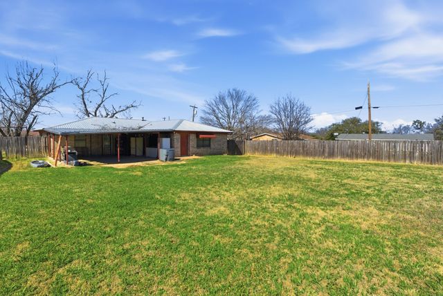 504 N Hall Street, Hamilton, TX 76531