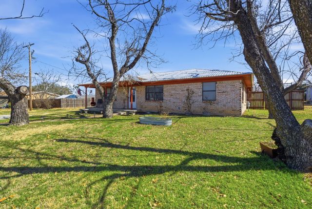 504 N Hall Street, Hamilton, TX 76531