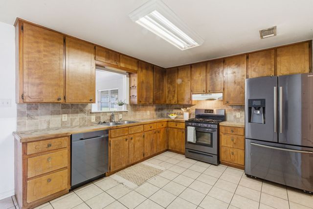 504 N Hall Street, Hamilton, TX 76531