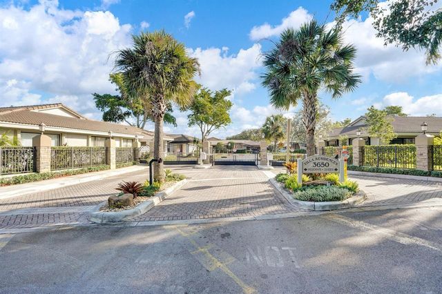 3650 N 36th Avenue 51, Hollywood, FL 33021