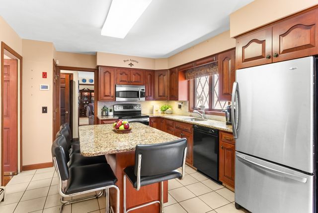 191 Fairway Drive, Seekonk, MA 02771