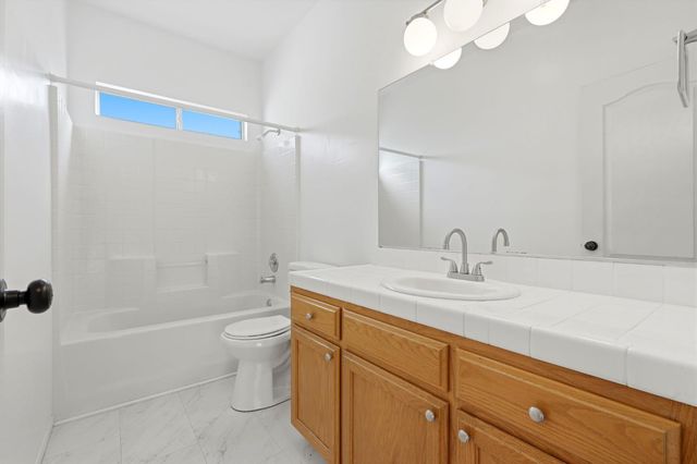 2682 Morris Avenue, Clovis, CA 93611