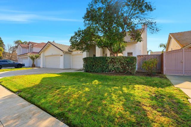 2682 Morris Avenue, Clovis, CA 93611