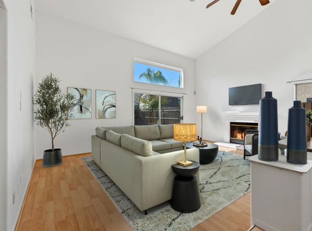 2682 Morris Avenue, Clovis, CA 93611