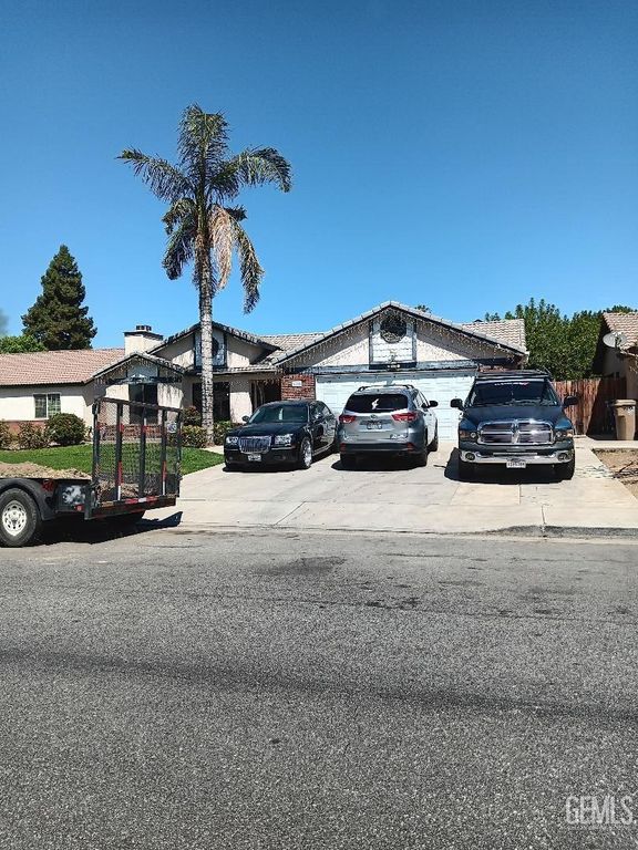 4200 Mattnick Drive, Bakersfield, CA 93313