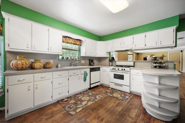 5912 Forest Hill Drive, Forest Hill, TX 76119