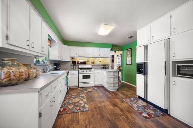 5912 Forest Hill Drive, Forest Hill, TX 76119