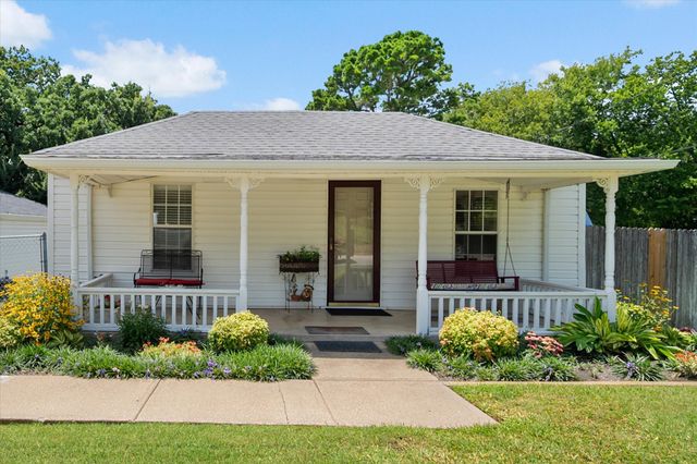 5912 Forest Hill Drive, Forest Hill, TX 76119