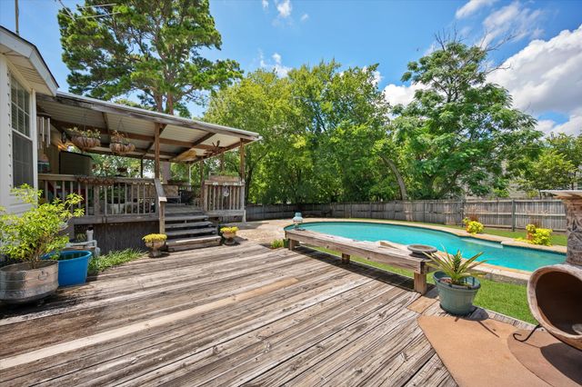 5912 Forest Hill Drive, Forest Hill, TX 76119