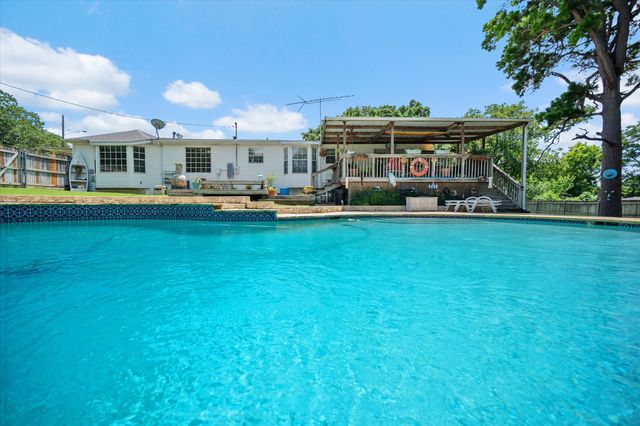 5912 Forest Hill Drive, Forest Hill, TX 76119