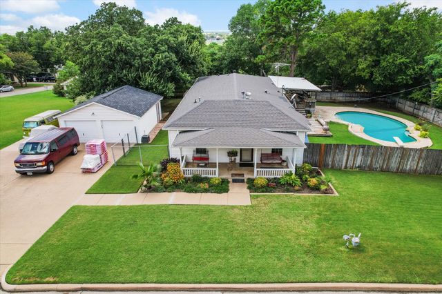 5912 Forest Hill Drive, Forest Hill, TX 76119