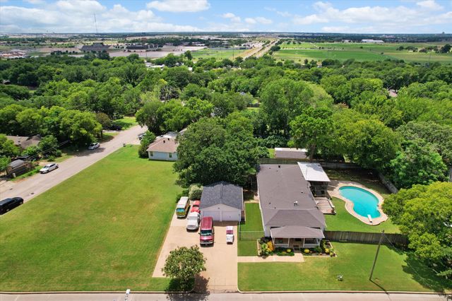 5912 Forest Hill Drive, Forest Hill, TX 76119