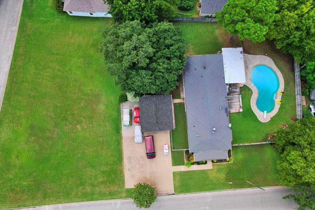 5912 Forest Hill Drive, Forest Hill, TX 76119