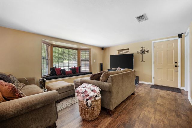 5912 Forest Hill Drive, Forest Hill, TX 76119