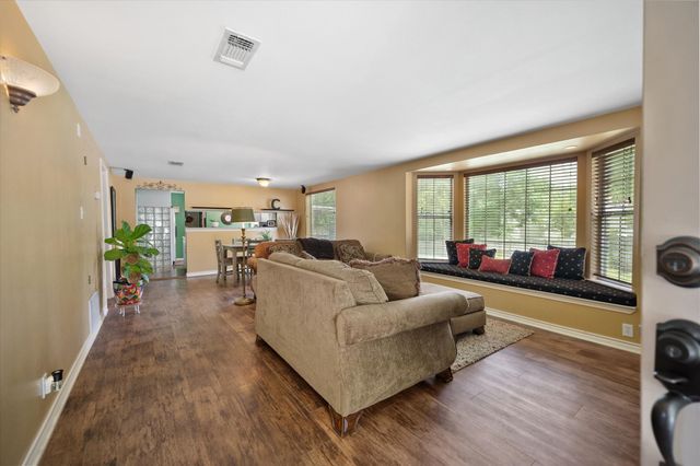 5912 Forest Hill Drive, Forest Hill, TX 76119