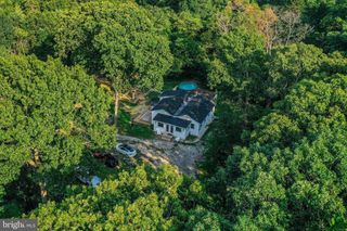 572 ZOE RD, Sicklerville, NJ 08081