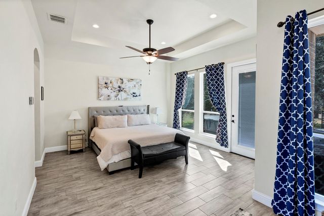 100 Maverick Court, Granbury, TX 76049