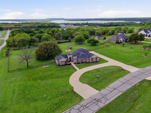 100 Maverick Court, Granbury, TX 76049