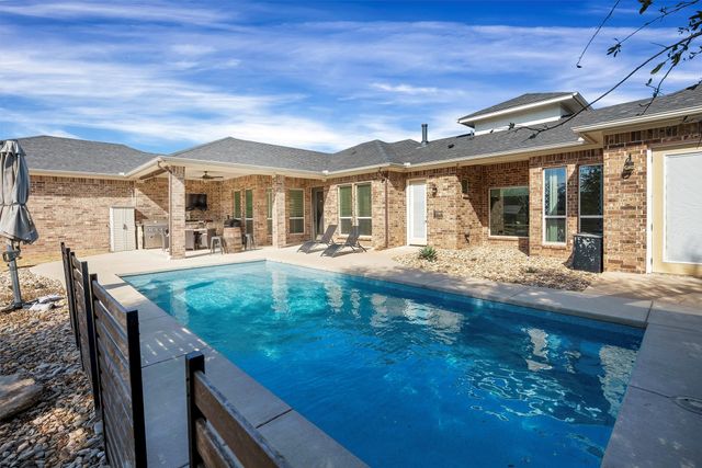 100 Maverick Court, Granbury, TX 76049