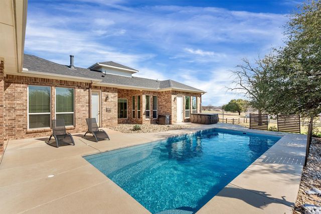 100 Maverick Court, Granbury, TX 76049