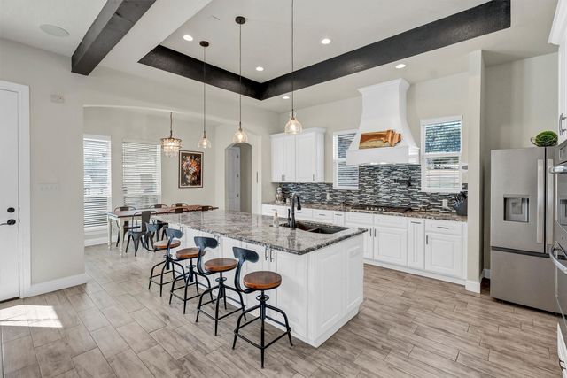 100 Maverick Court, Granbury, TX 76049