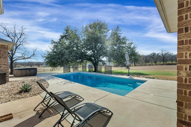100 Maverick Court, Granbury, TX 76049