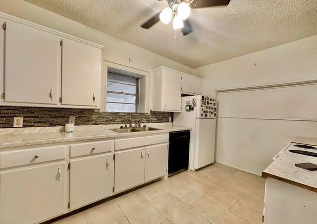 610 W Callaghan, Fort Stockton, TX 79735