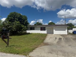 2189 Barry DR, Fort Myers, FL 33907