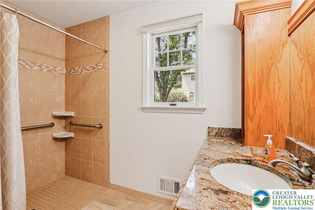 6341 Sauterne Drive, Lower Macungie Twp, PA 18062