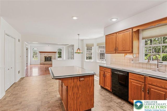 6341 Sauterne Drive, Lower Macungie Twp, PA 18062