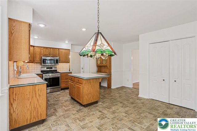 6341 Sauterne Drive, Lower Macungie Twp, PA 18062