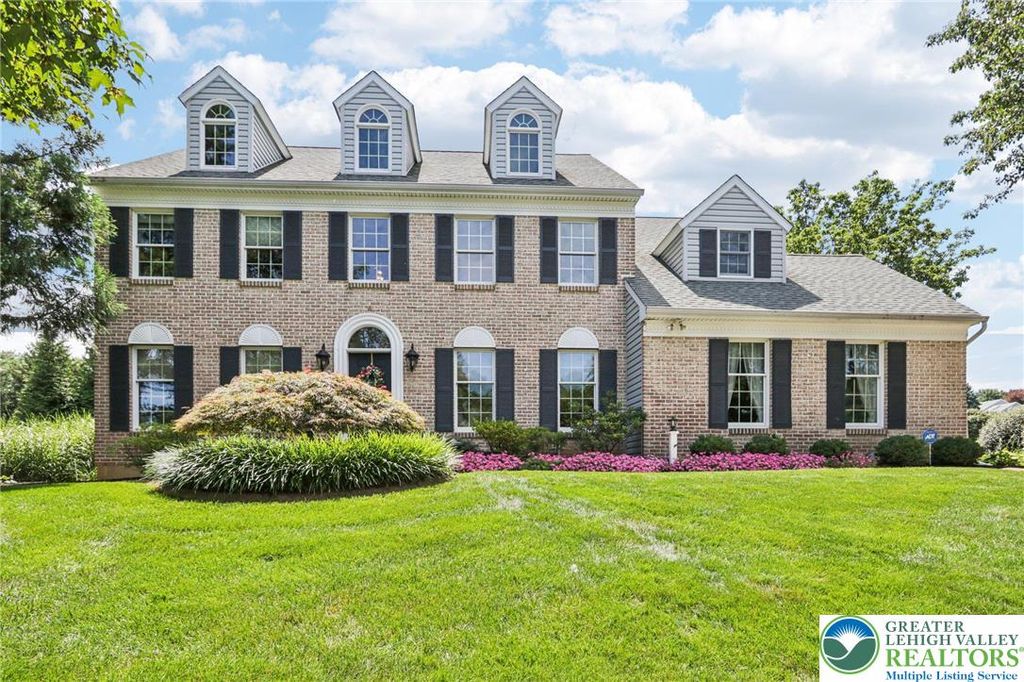6341 Sauterne Drive, Lower Macungie Twp, PA 18062