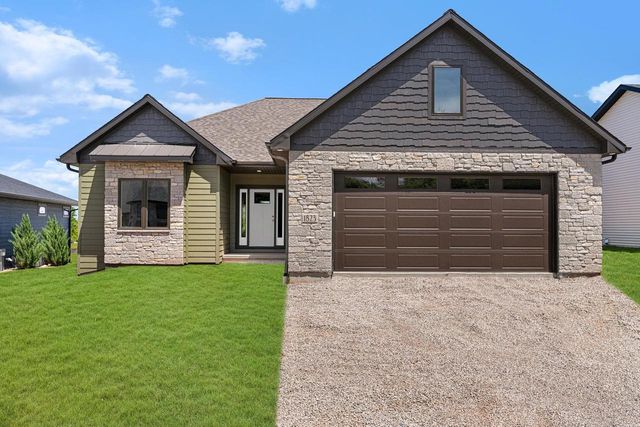 1823 BOBBY JONES DRIVE, De Pere, WI 54115