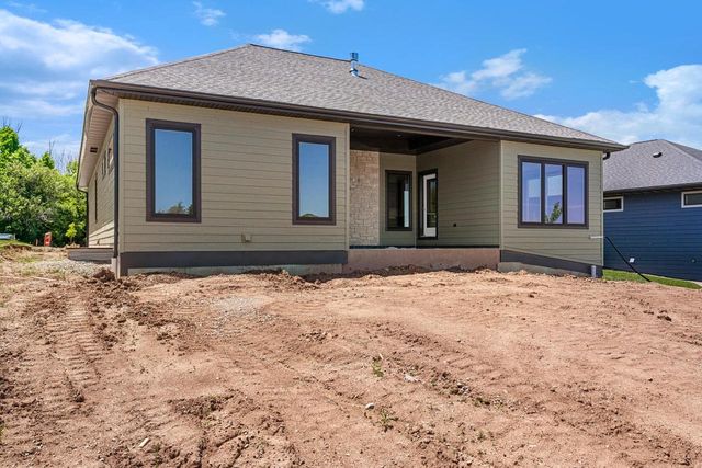 1823 BOBBY JONES DRIVE, De Pere, WI 54115