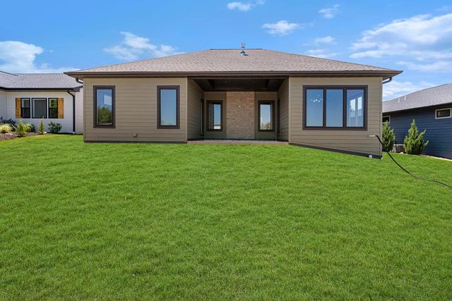 1823 BOBBY JONES DRIVE, De Pere, WI 54115