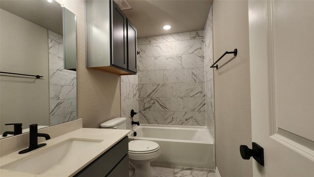 8009 Scanlan Trail, Missouri City, TX 77459