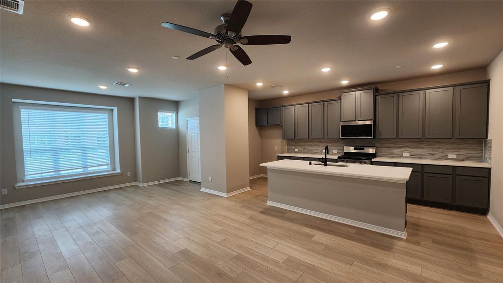 8009 Scanlan Trail, Missouri City, TX 77459