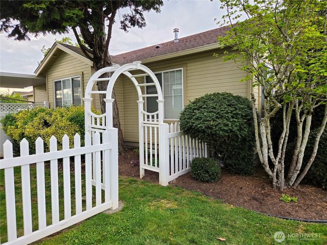 2185 Eastwood Way, Lynden, WA 98264