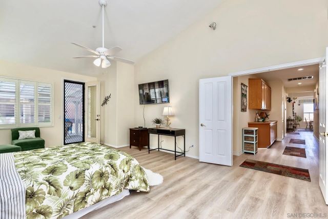 1935 Cresthaven Dr, Vista, CA 92084