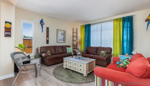 1935 Cresthaven Dr, Vista, CA 92084