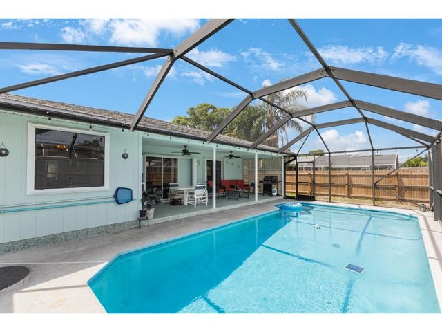 814 Floraland Avenue, Sebastian, FL 32958