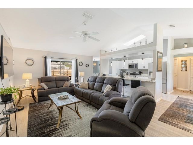 814 Floraland Avenue, Sebastian, FL 32958