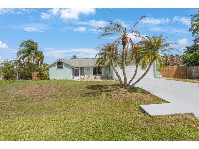 814 Floraland Avenue, Sebastian, FL 32958