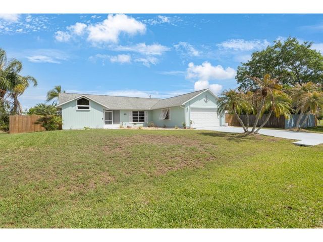 814 Floraland Avenue, Sebastian, FL 32958