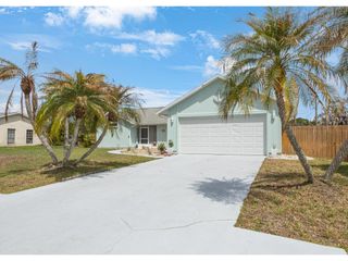 814 Floraland Avenue, Sebastian, FL 32958
