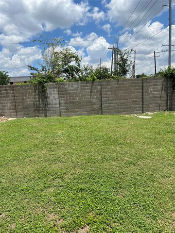 2102 Oatfield Drive, Houston, TX 77018