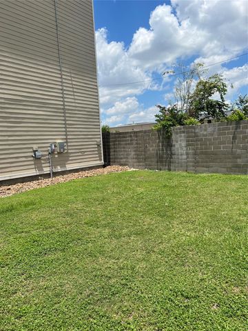 2102 Oatfield Drive, Houston, TX 77018