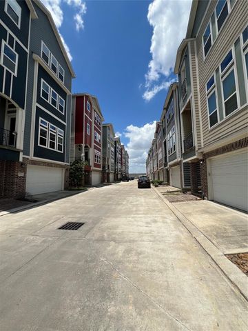 2102 Oatfield Drive, Houston, TX 77018