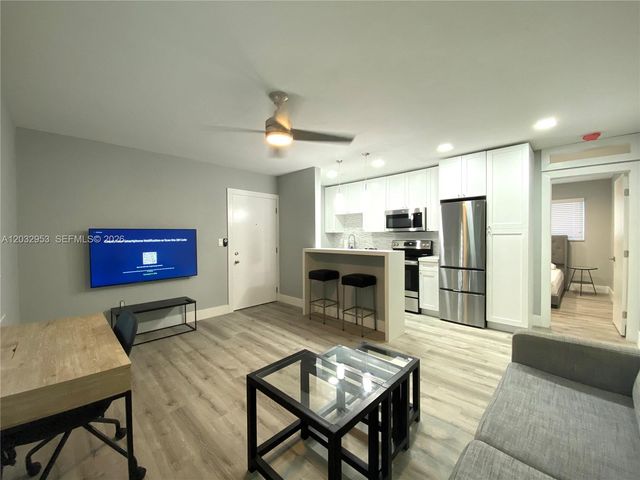 7901 SW 64 Avenue 18, South Miami, FL 33143