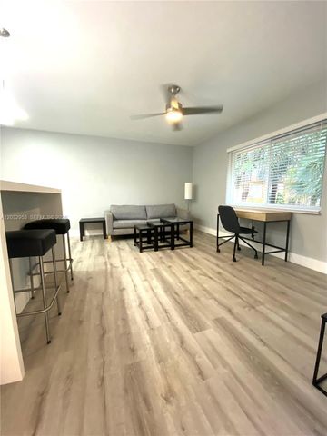 7901 SW 64 Avenue 18, South Miami, FL 33143